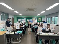 익산시, 어르신 만학도에 '확대 교과서' 지원