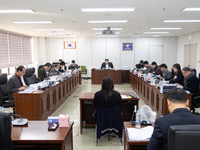 군산시의회 경제건설위원회, 새만금정책담당관·안전건설국  2025년 주요업무보고 청취